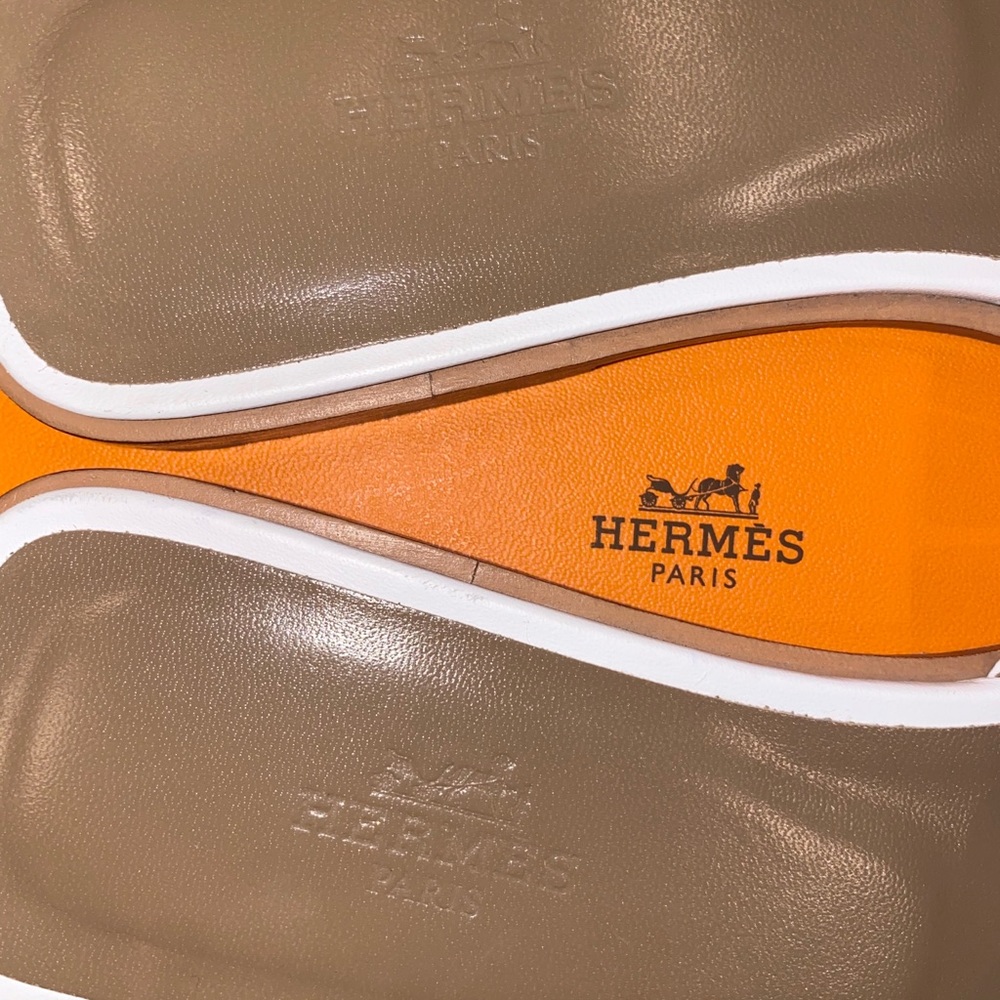 WHITE HERMÈS ORAN SANDALS - Picture 10 of 16